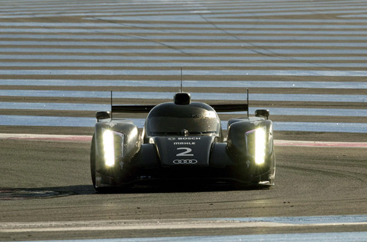 Audi R18 with hybrid drive