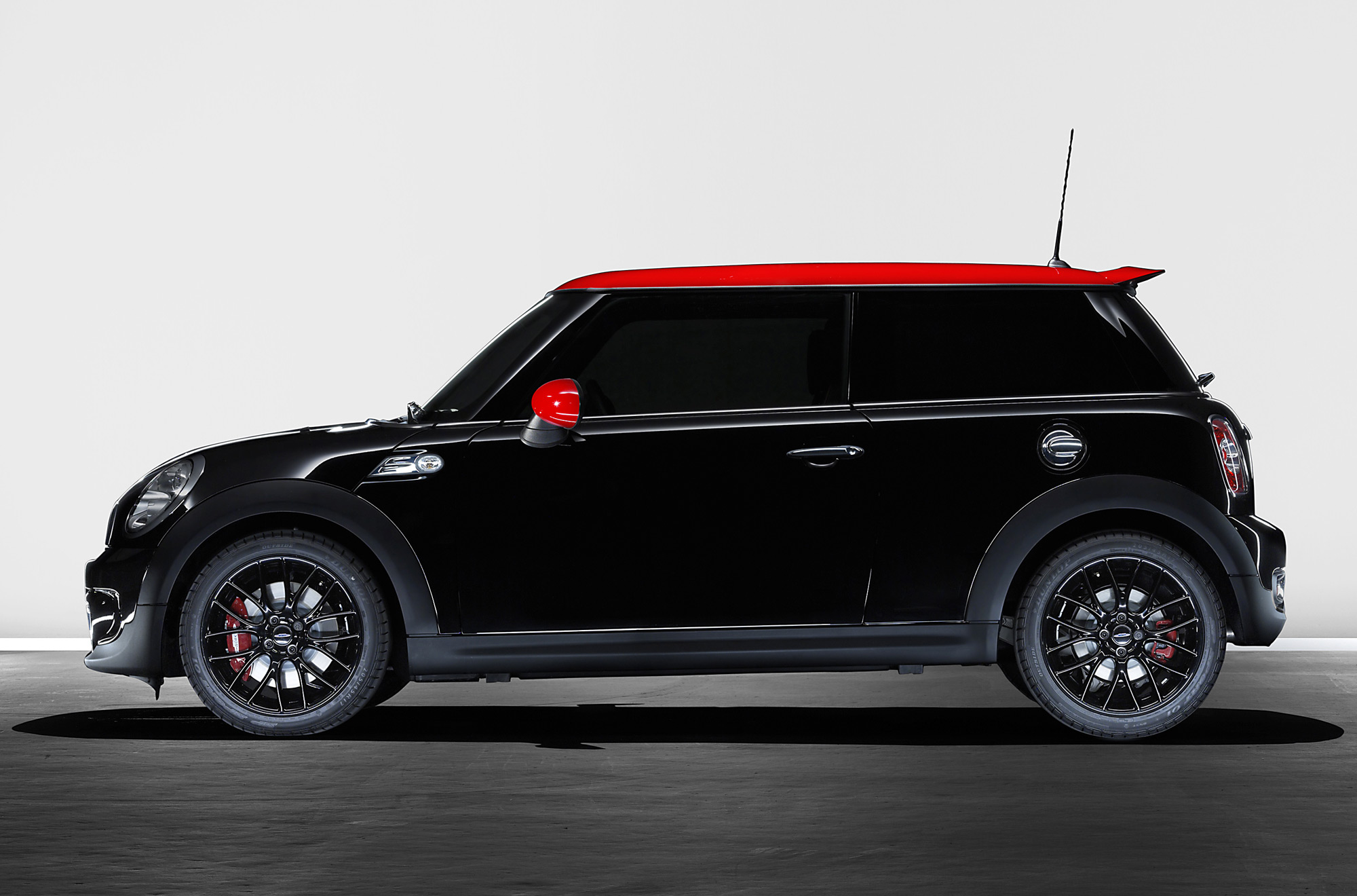 Red roof JCW photos please! - North American Motoring
